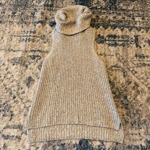 Sleeveless Turtleneck